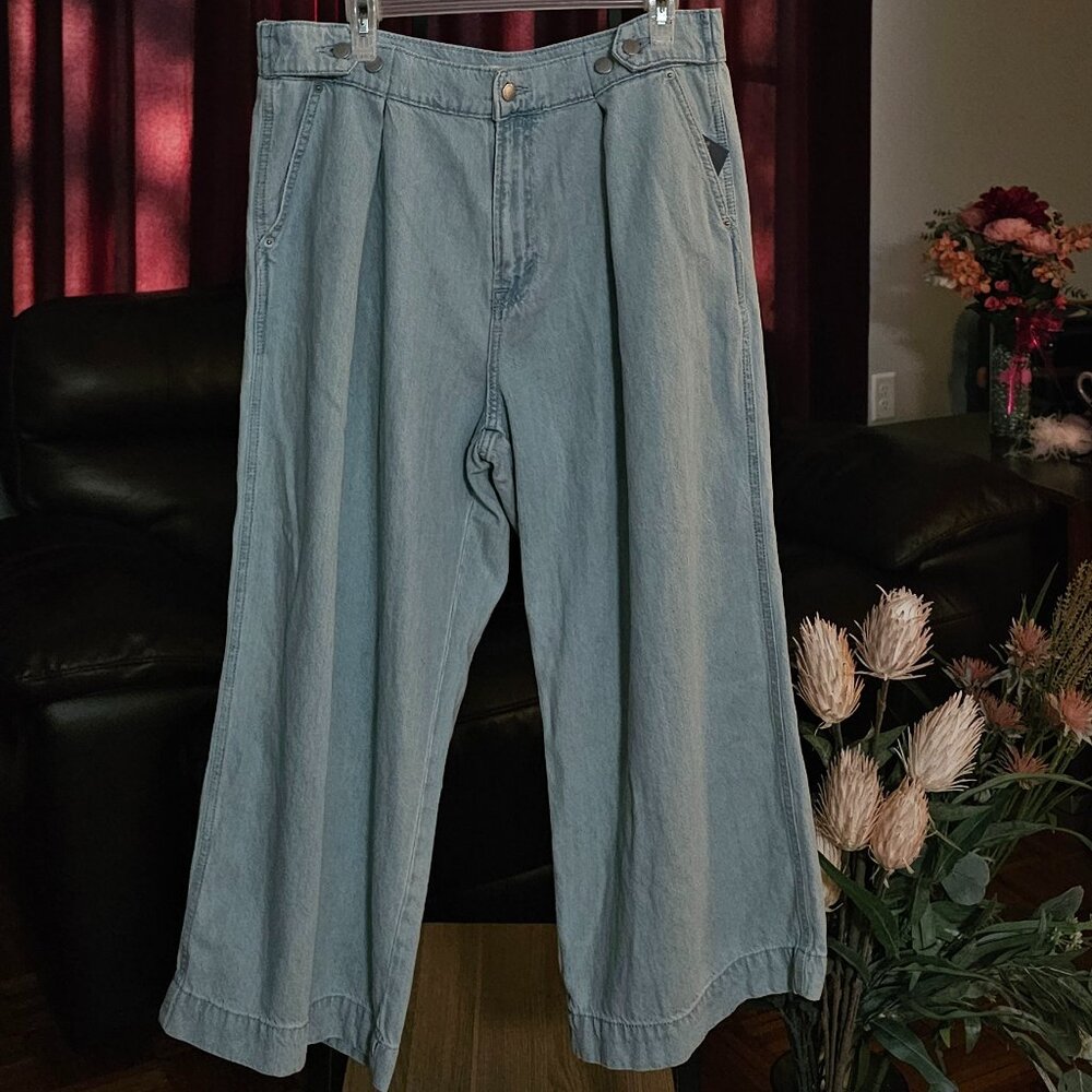 Pleated Wide-Leg Denim Capris/Pants
